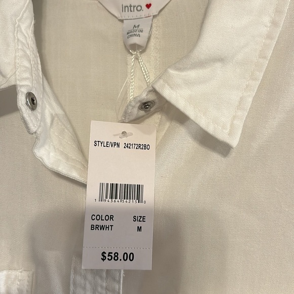 👚 Classic White Button-Down Shirt - Size M (NWT) ✨ - Picture 3 of 10